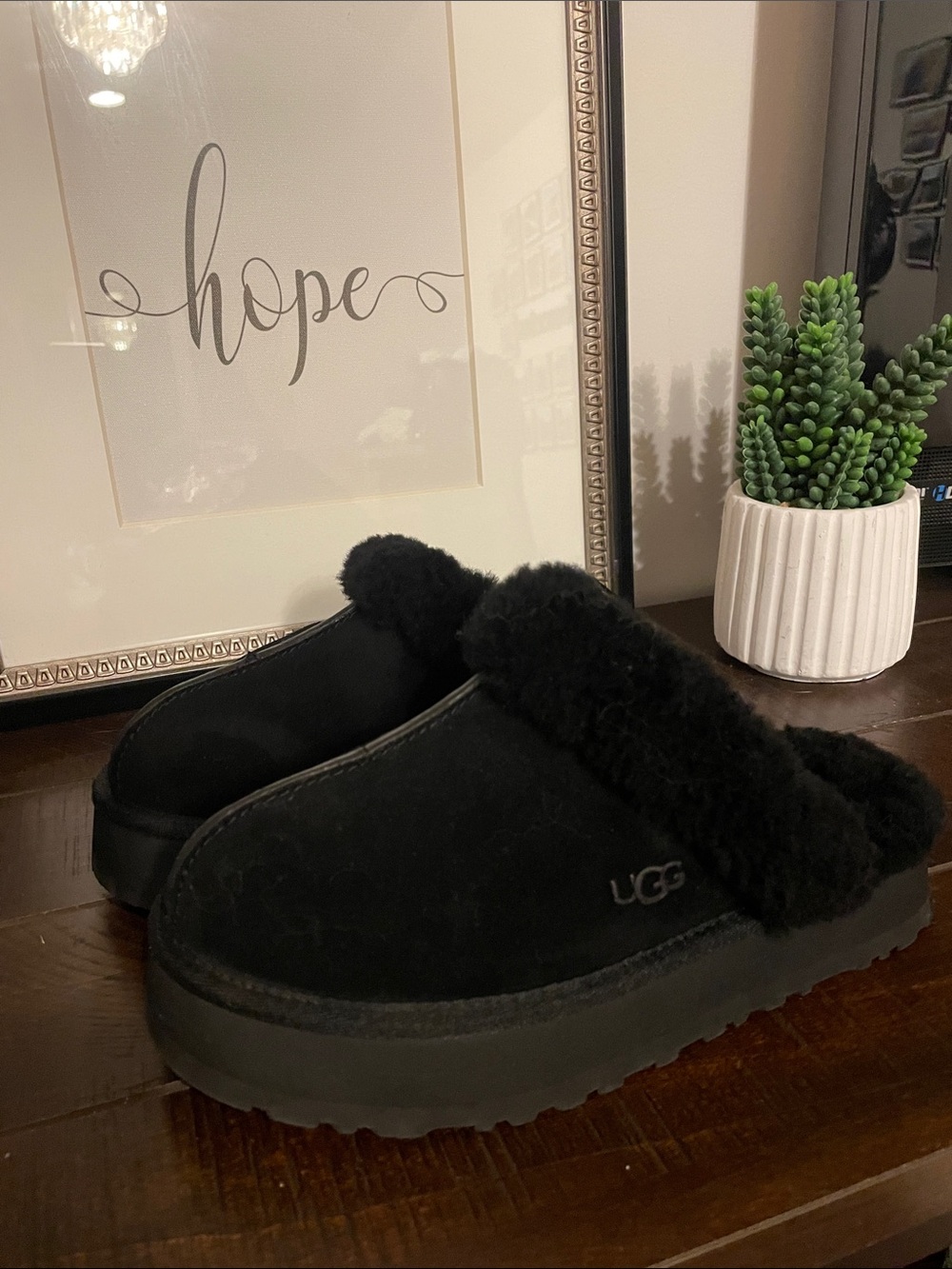UGG Black Disquette Slippers Shearling-Lined Slip-On Clog Slippers Size 7